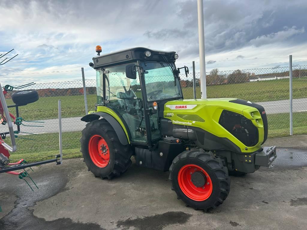 CLAAS Nexos 220 Tractores