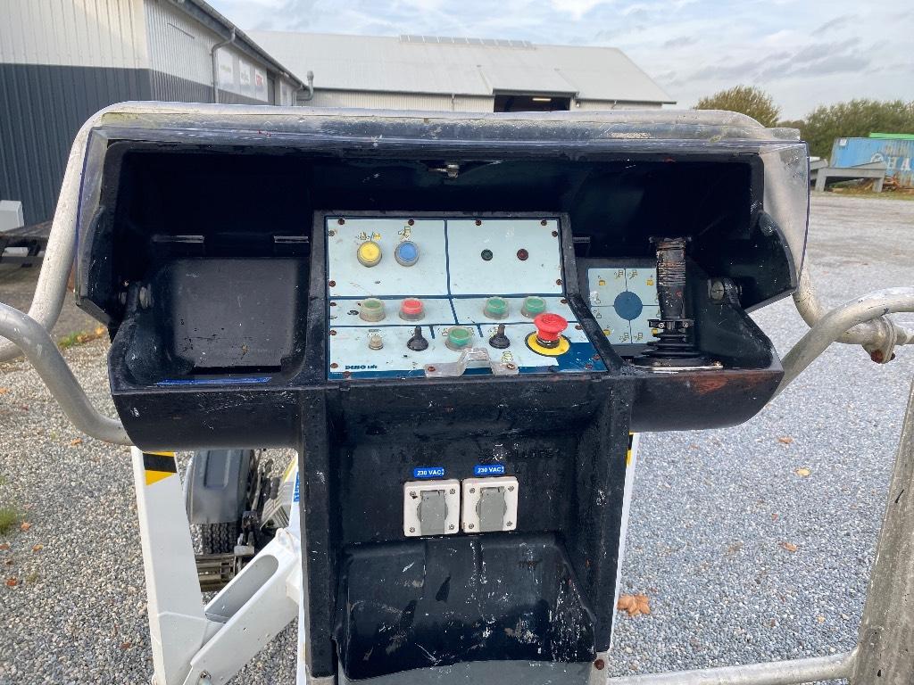 Dino 135 T Trailermonterede lifte