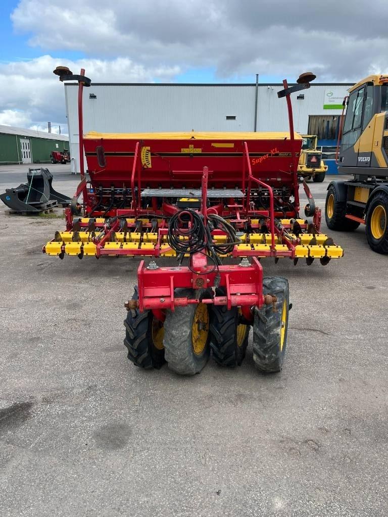 Väderstad RAPID 400 C Såmaskiner