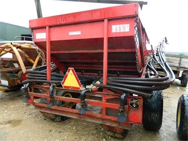 Tive 4000 Minerālmēslu izkliedētāji