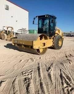 CAT CS 56 B | 2013 | 9,040 hrs | Available for Export Single drum rollers