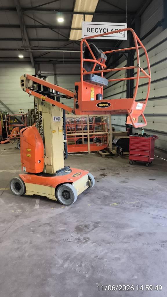 JLG Toucan 8 E Vertikální sloupové výtahy