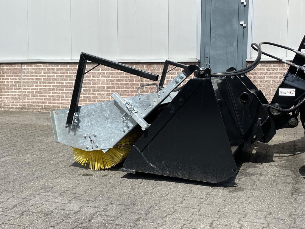 Whites Veegmachine (2300mm) Veegmachines