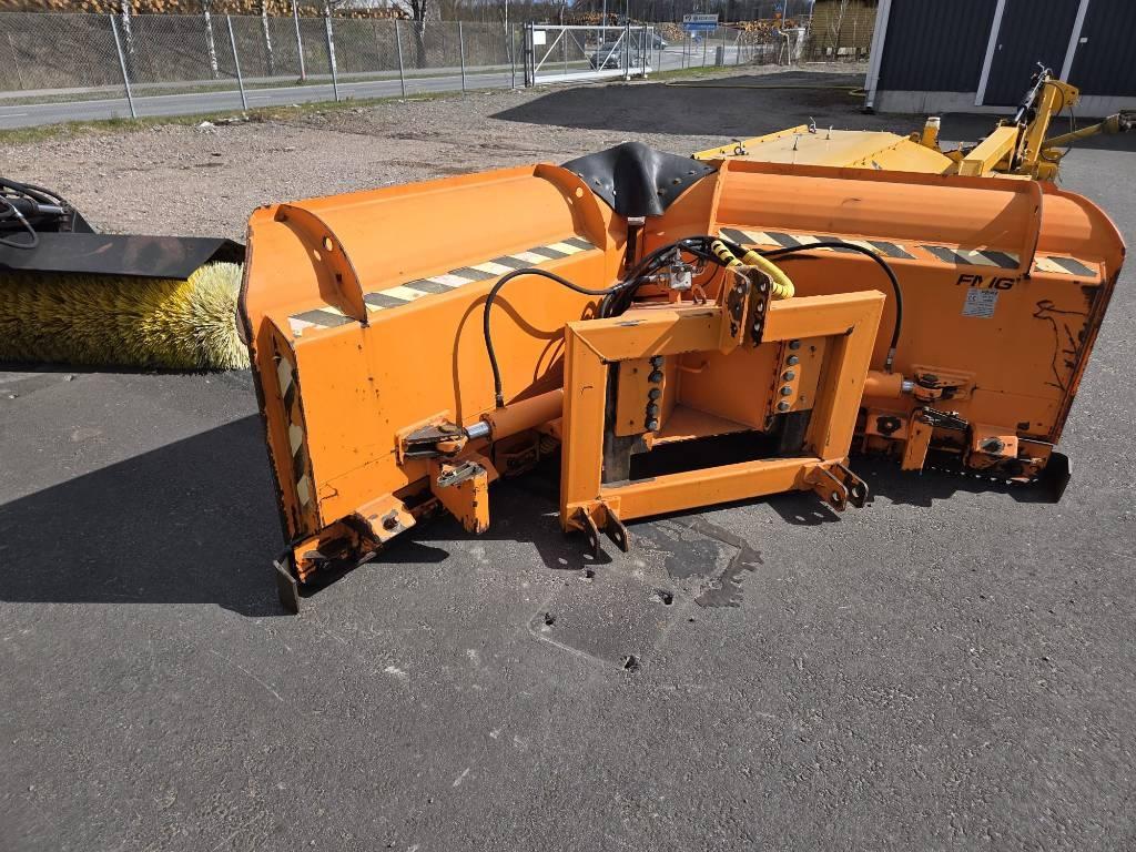 FMG 320 Nivelaura Snow blades and plows