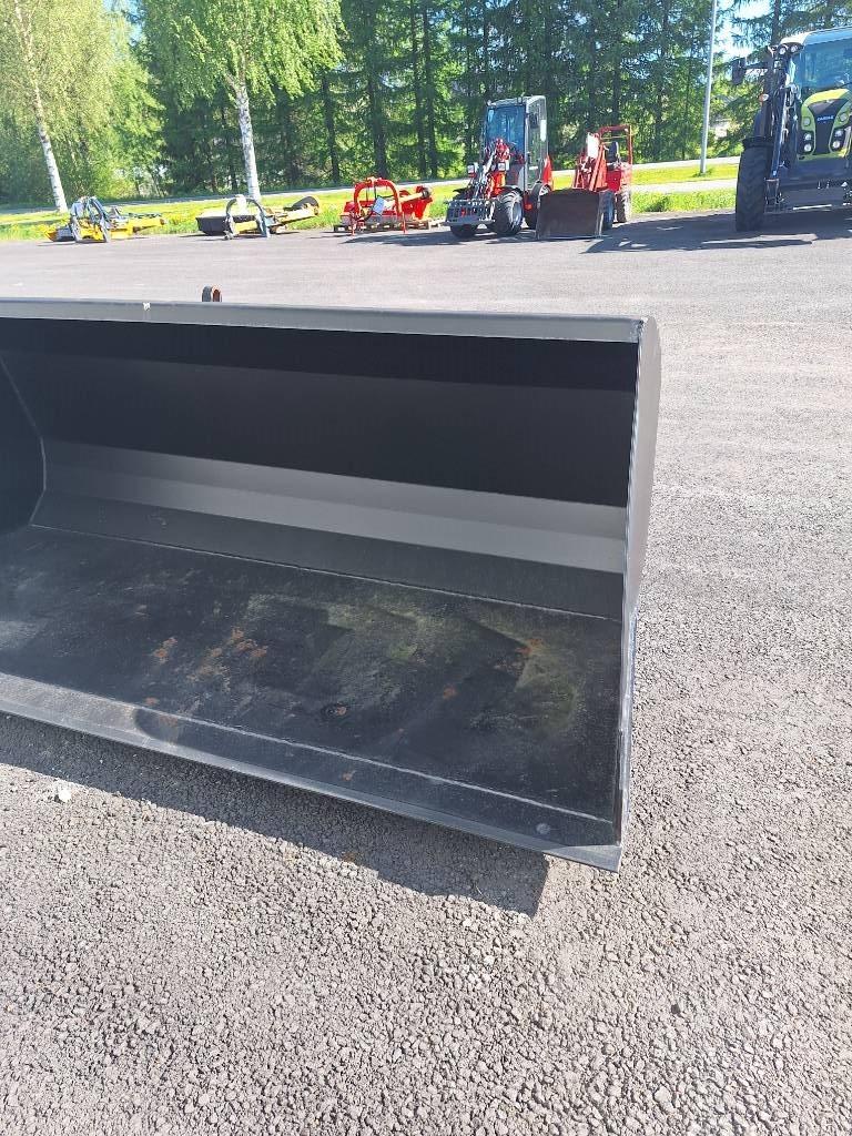 Hakki pyöreäselkäinen yleiskauha 2600 euro Accessori per pale frontali