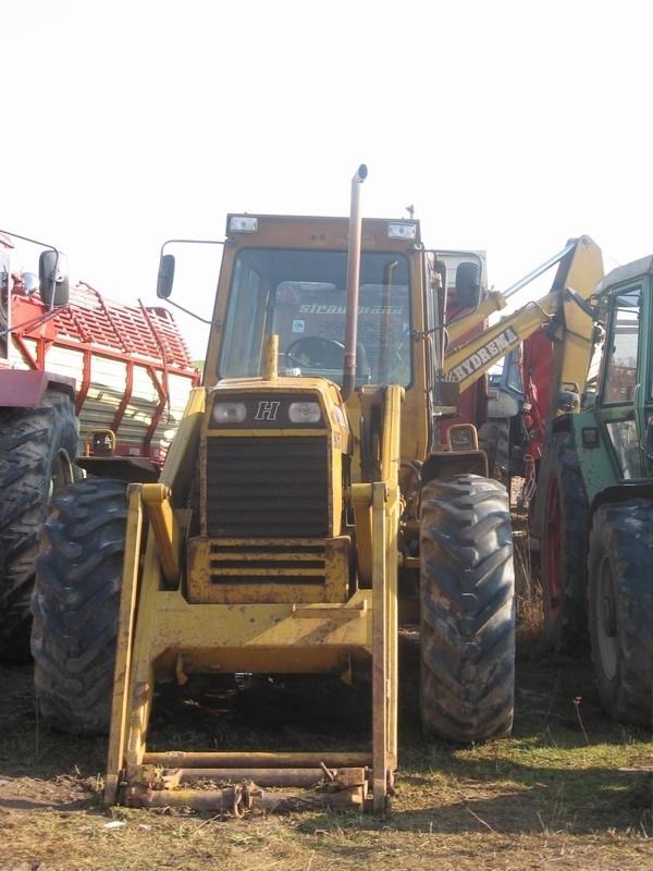 Hydrema 805 Ekskavatori uz riteņiem