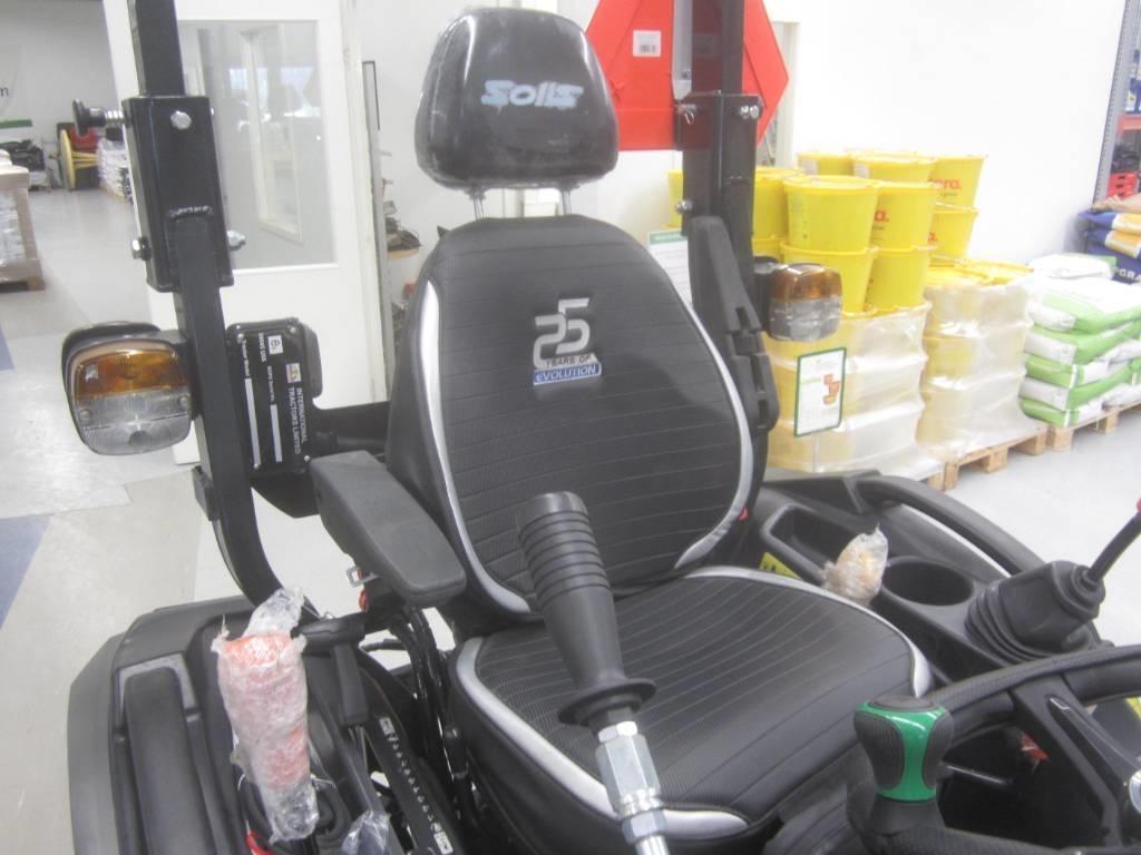 Solis 26hv 9+9 pientraktori+etukuormain lisävarustein Traktoren