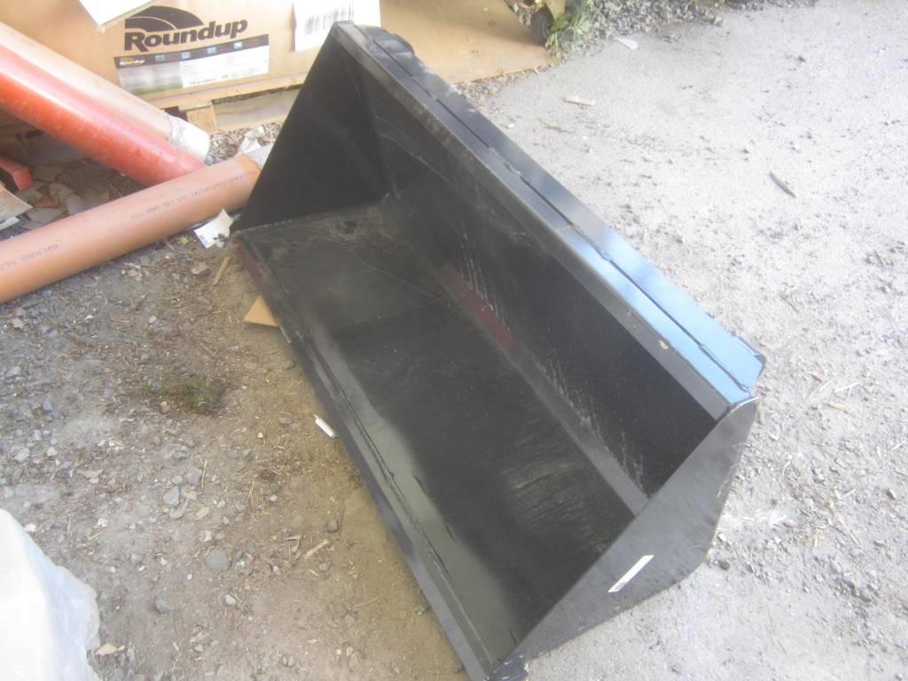 Solis 26hv 9+9 pientraktori+etukuormain lisävarustein Traktoren