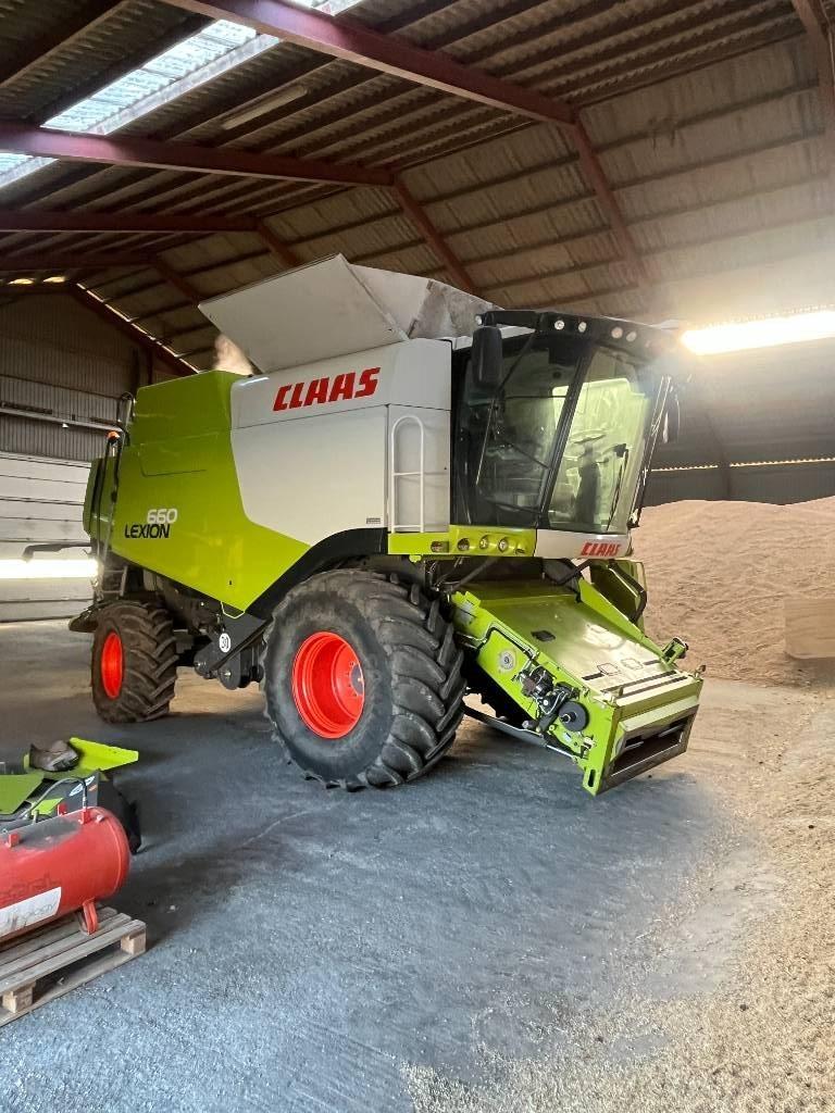CLAAS Lexion 660 Combine harvesters