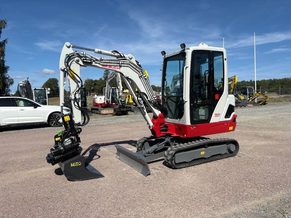 Takeuchi TB225 Minigrävare < 7t