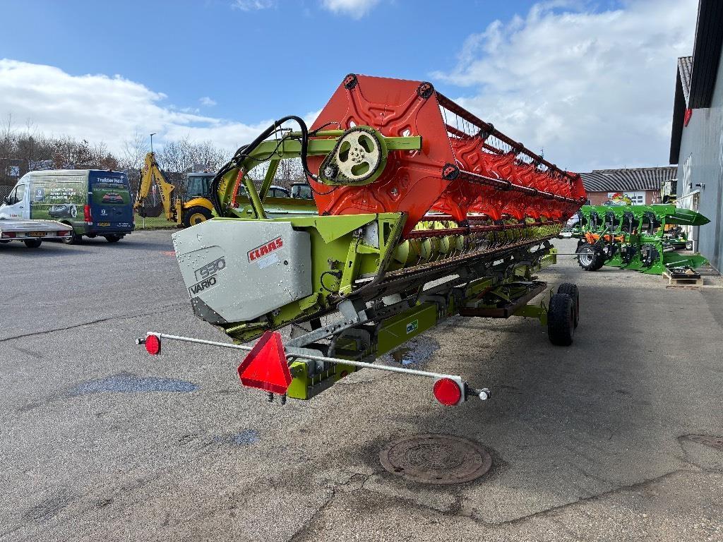 CLAAS Lexion 660 Combine harvesters