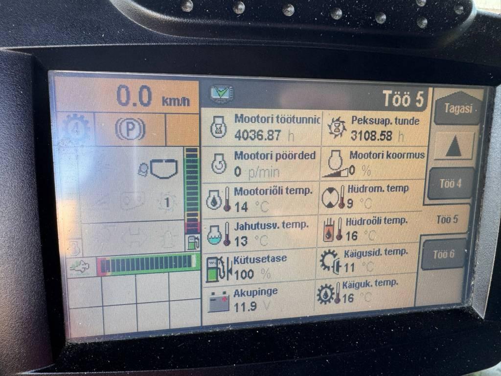 New Holland CX 8070 Combine harvesters