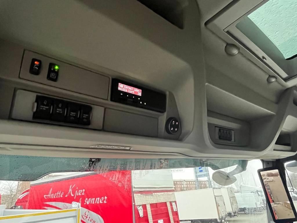 Iveco AS 8x4 1+3 580HP Lastbil med kran