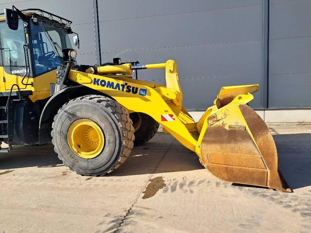 Komatsu WA380-8E0 Wheel loaders