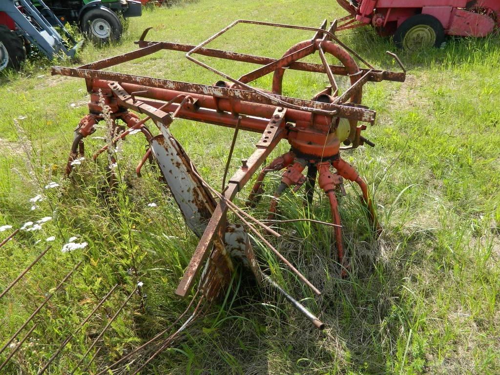 Kuhn 3.2 Grābekļi un siena ārdītāji