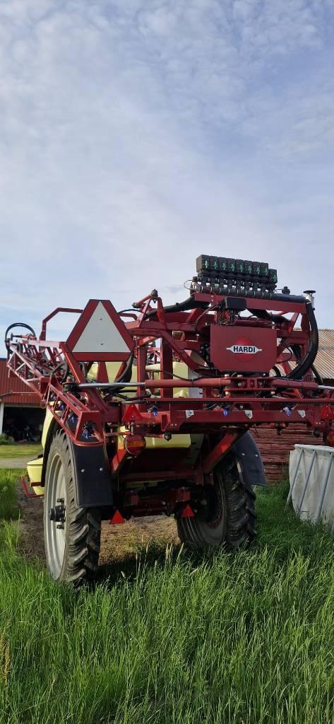 Hardi Navigator 4000 LPZ 24m Trailed sprayers