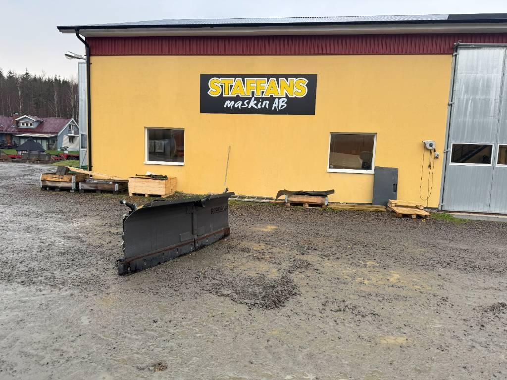 Pronar PUV 2600 Snöblad och plogar