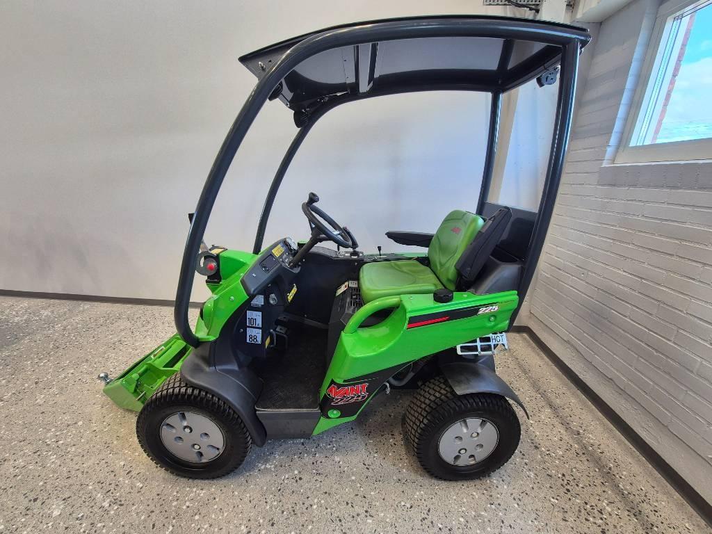 Avant 225– Endast 382 timmar | 4WD | 6-funk joystick, Kompaktlastare