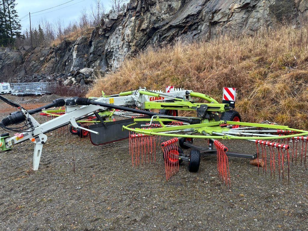 CLAAS Liner 2800 Rakes and tedders