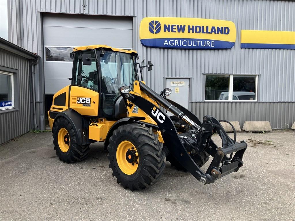 JCB 409 Nordic Edition Redskapsbärare för lantbruk