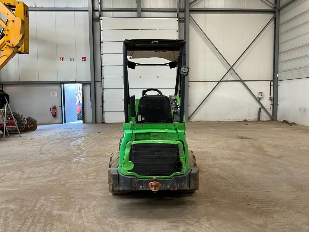 Avant R 28 T S Minilader