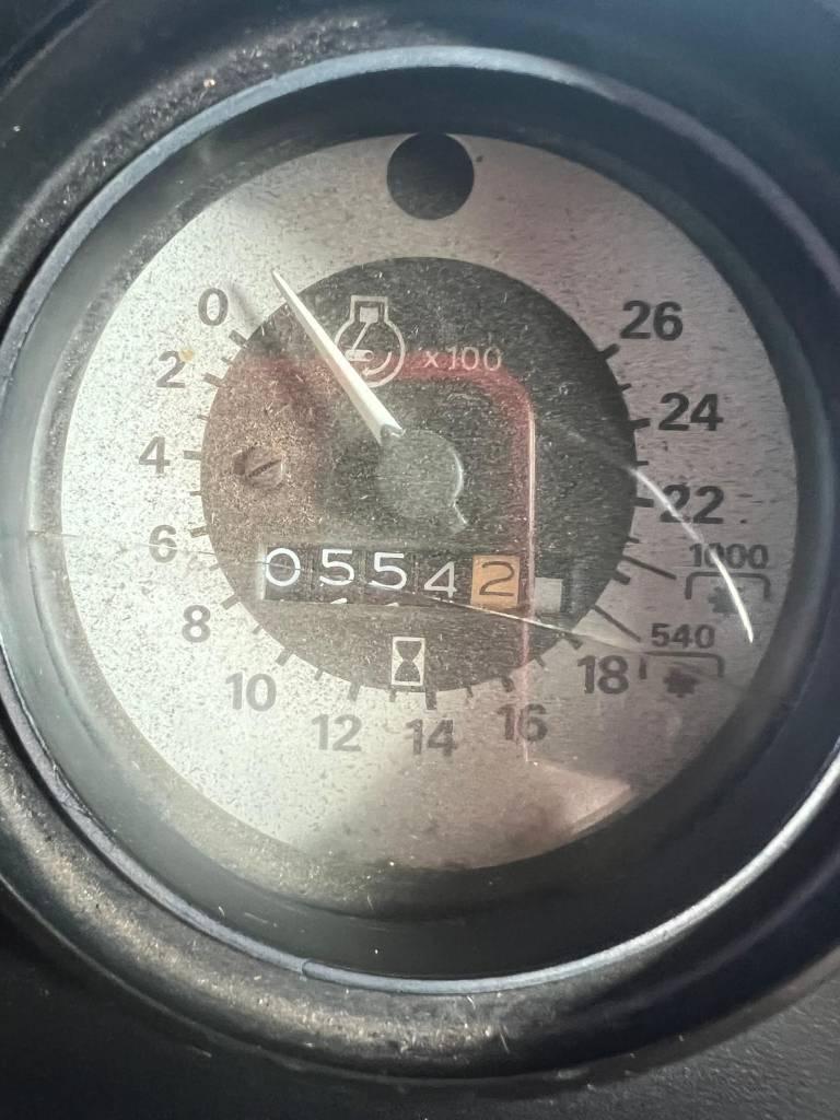 Ford 8210 Traktori