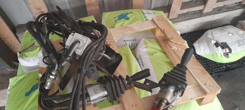 Hakki 4676+Metsäkärry Gru e pale