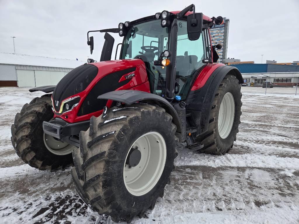Valtra N155E VERSU Traktorer