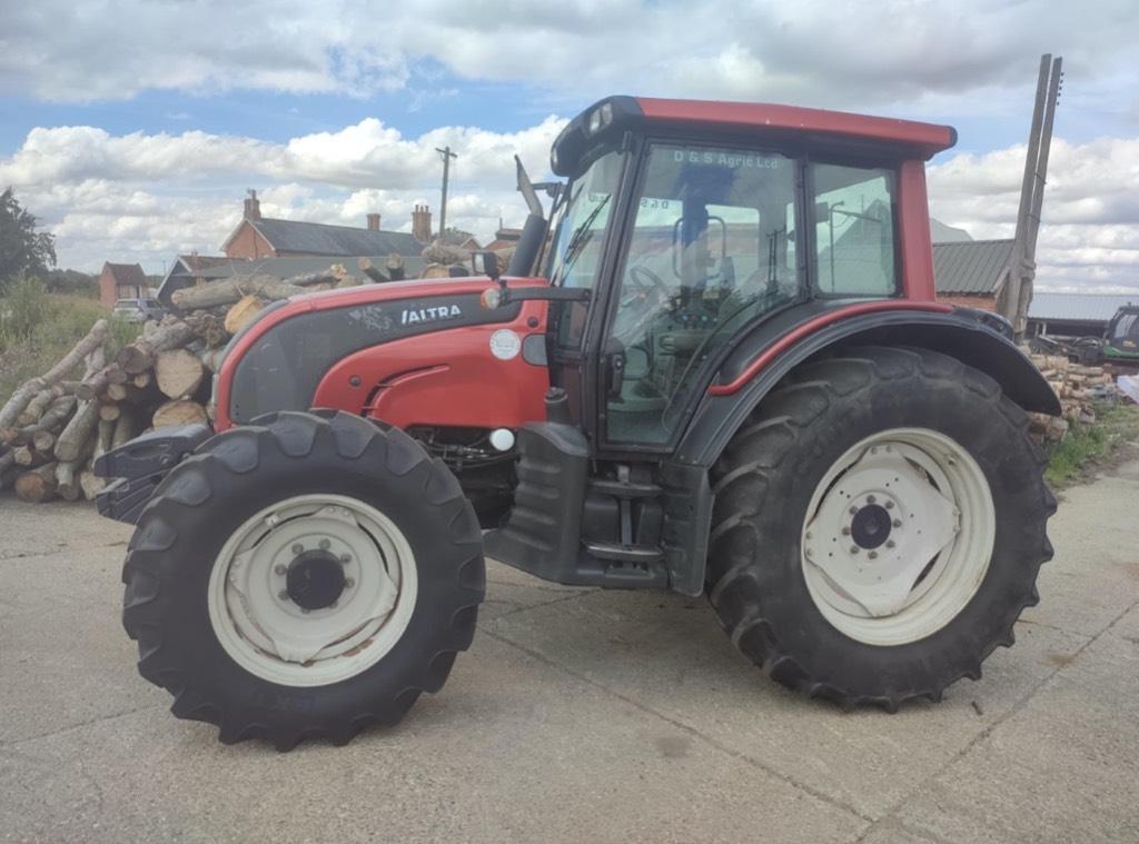 Valtra N 101 Tractors