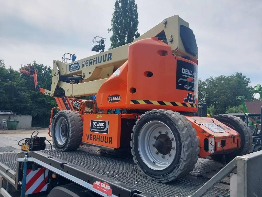 JLG E 450 AJ Articulated boom lifts