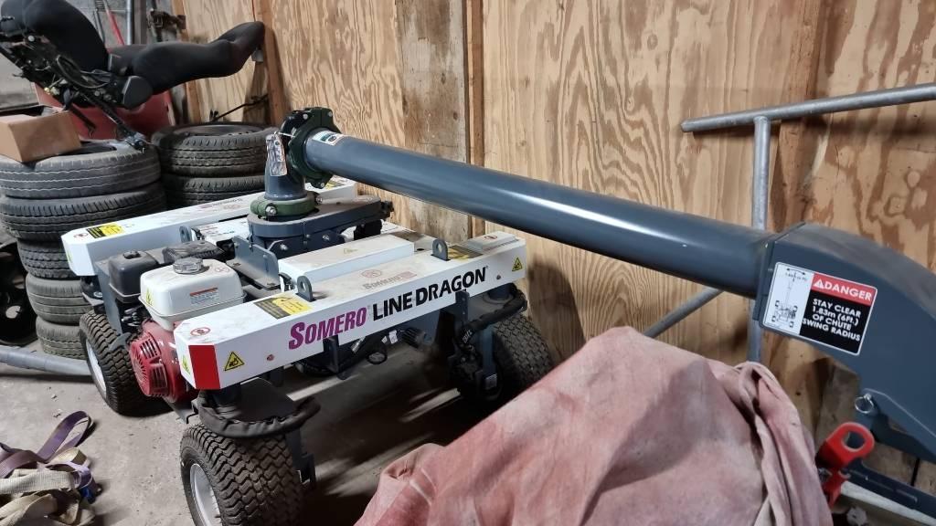 Somero line dragon Concrete distribution booms