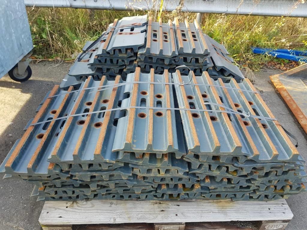 Hyundai Track Pads - Robex 520 - 600mm. Tracks, chains and undercarriage