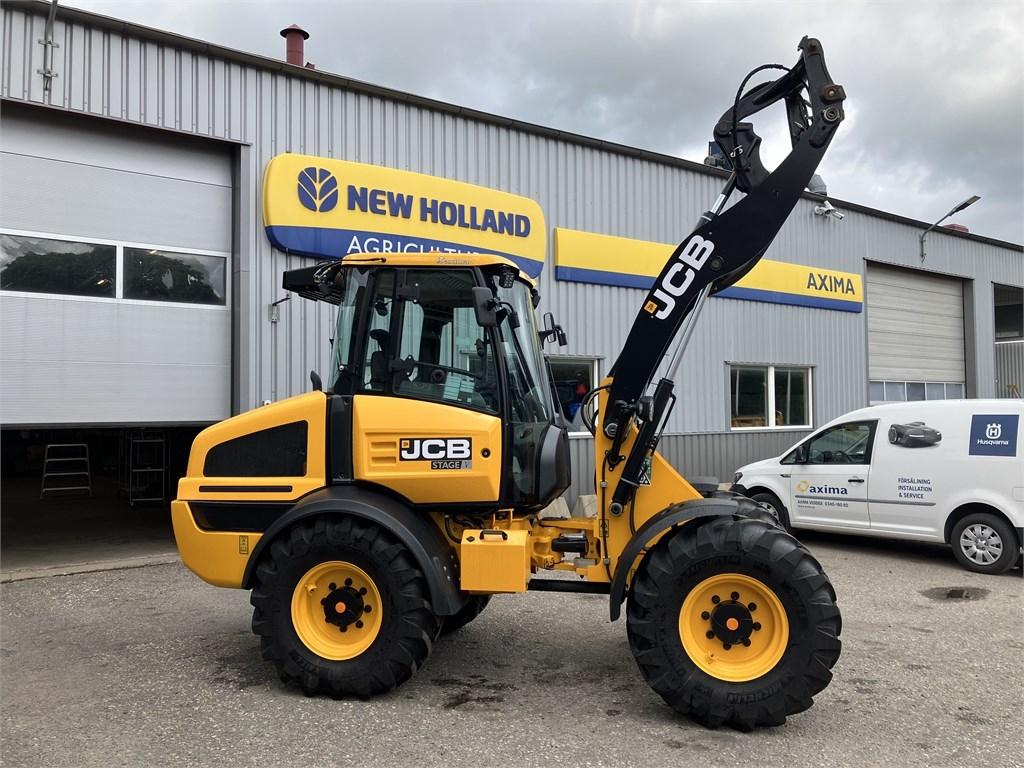 JCB 409 Nordic Edition Redskapsbärare för lantbruk