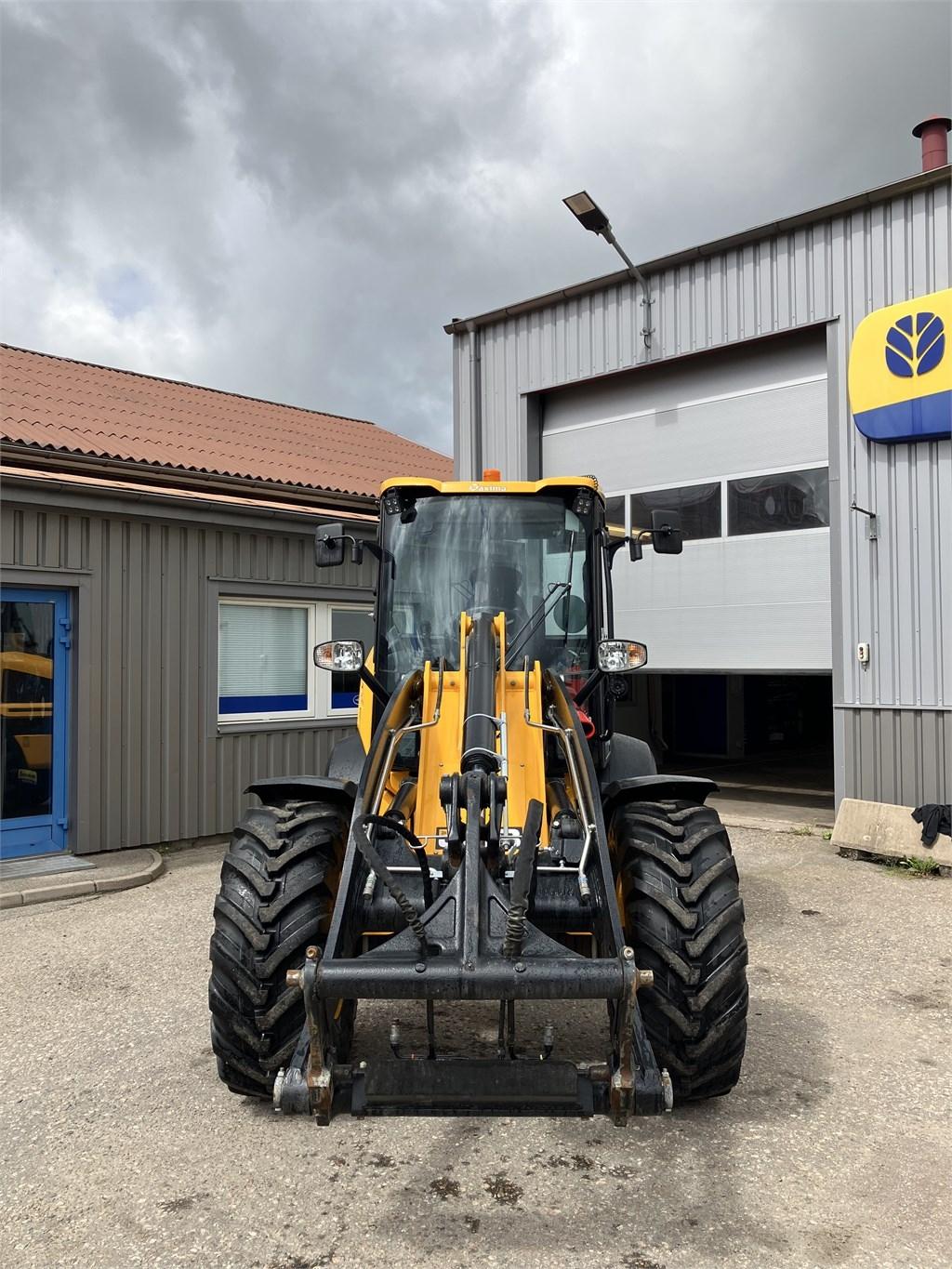 JCB 409 Nordic Edition Redskapsbärare för lantbruk