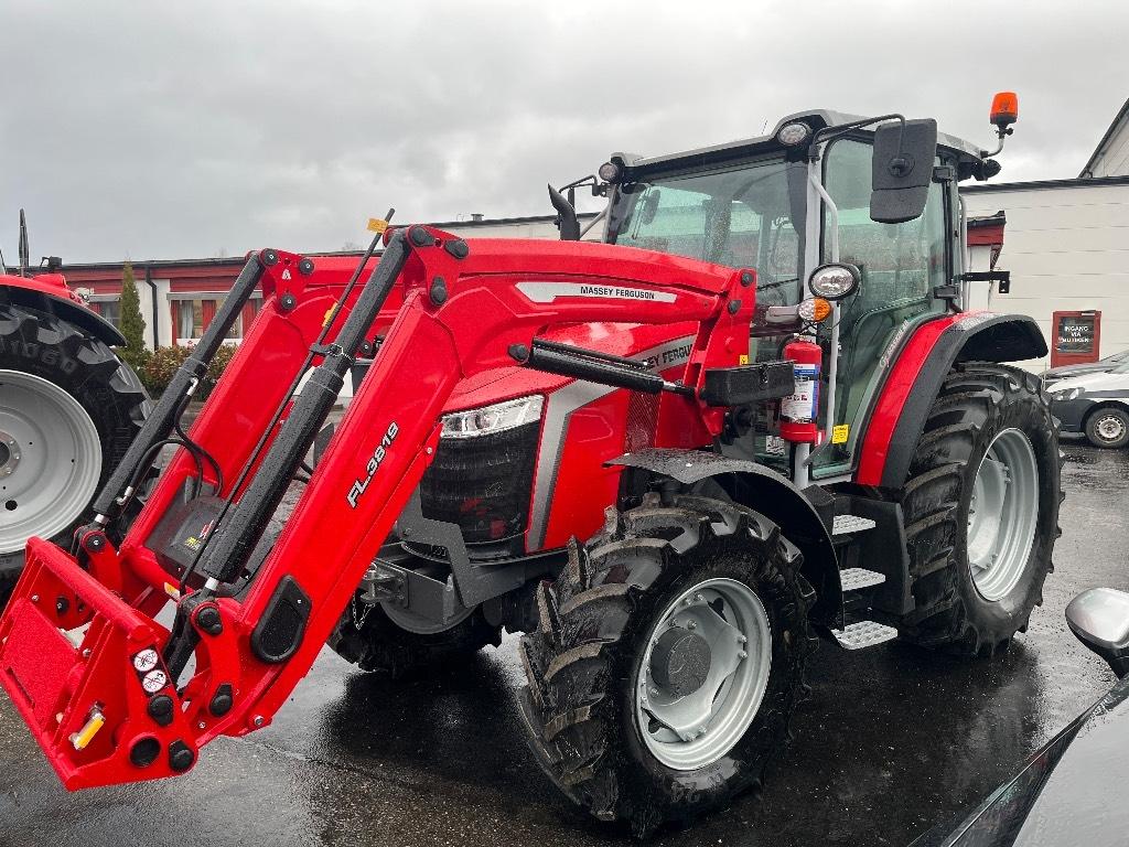 Massey Ferguson 5M.95 DYNA-4 ESSENTIAL Tractors