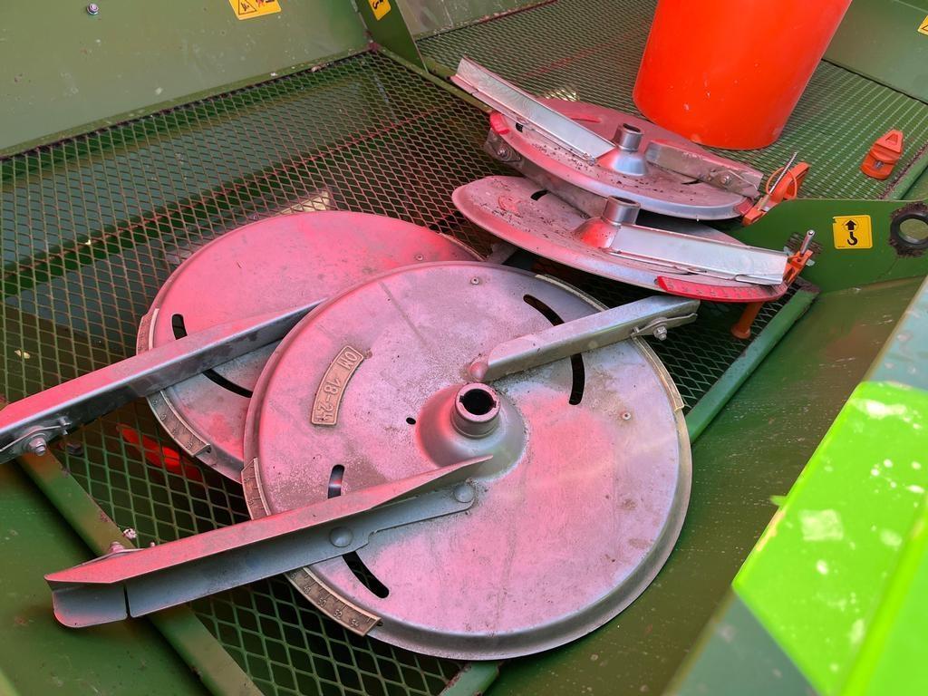 Amazone ZA-M 1501 PROFIS HYDRO Mineral spreaders