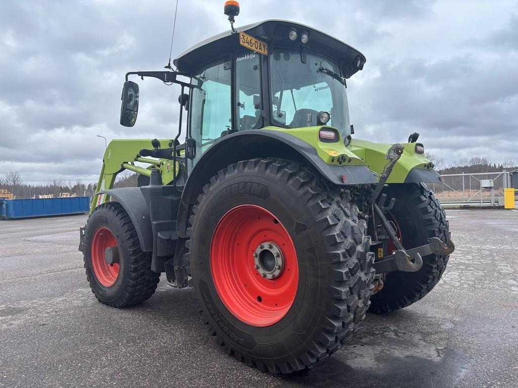 CLAAS ARION 550 CMATIC Trattori