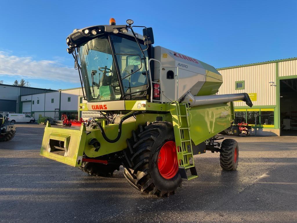 CLAAS AVERO 240 Combine harvesters