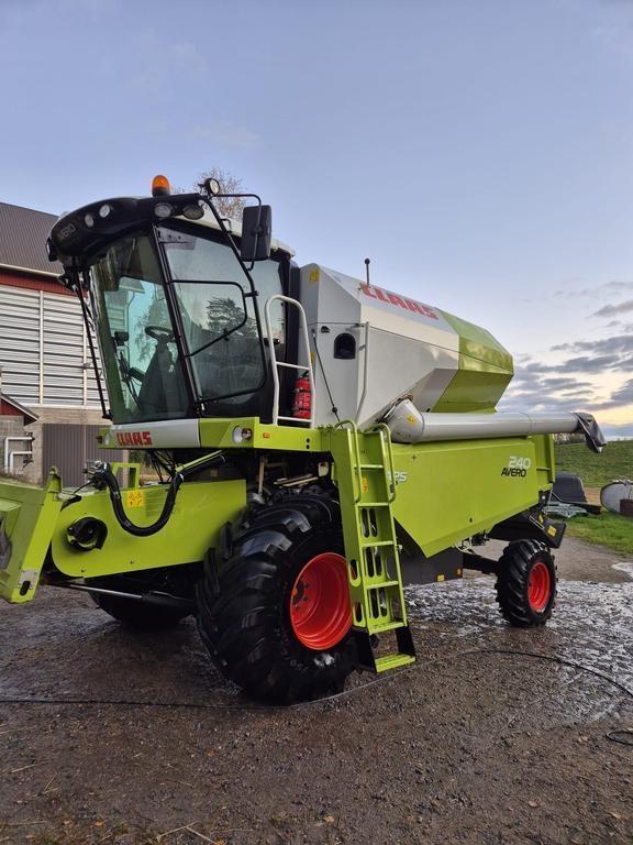 CLAAS AVERO 240 C430 Combine harvesters