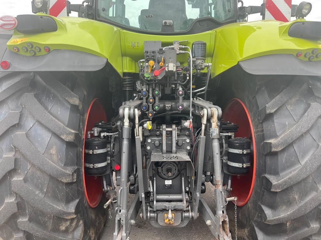 CLAAS AXION 870 CEBIS CMATIC Tractores