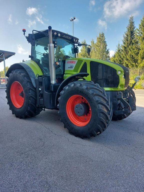 CLAAS AXION 920 CMATIC Traktoren