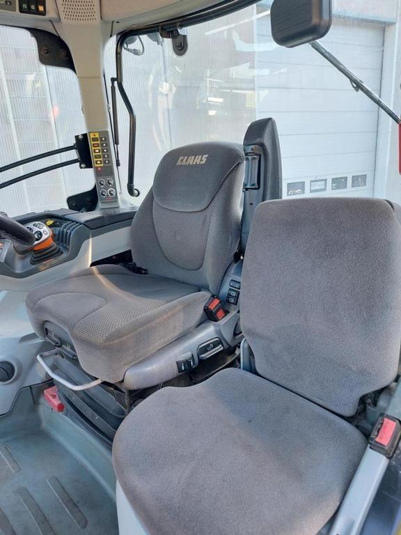 CLAAS AXION 920 CMATIC Traktoren