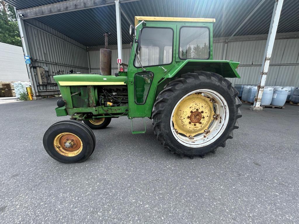 John Deere 2120 Traktorer