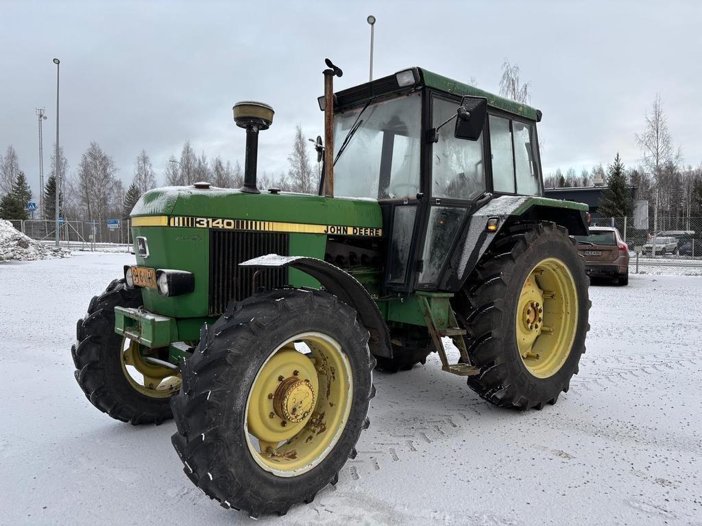 John Deere 3140 Tractors