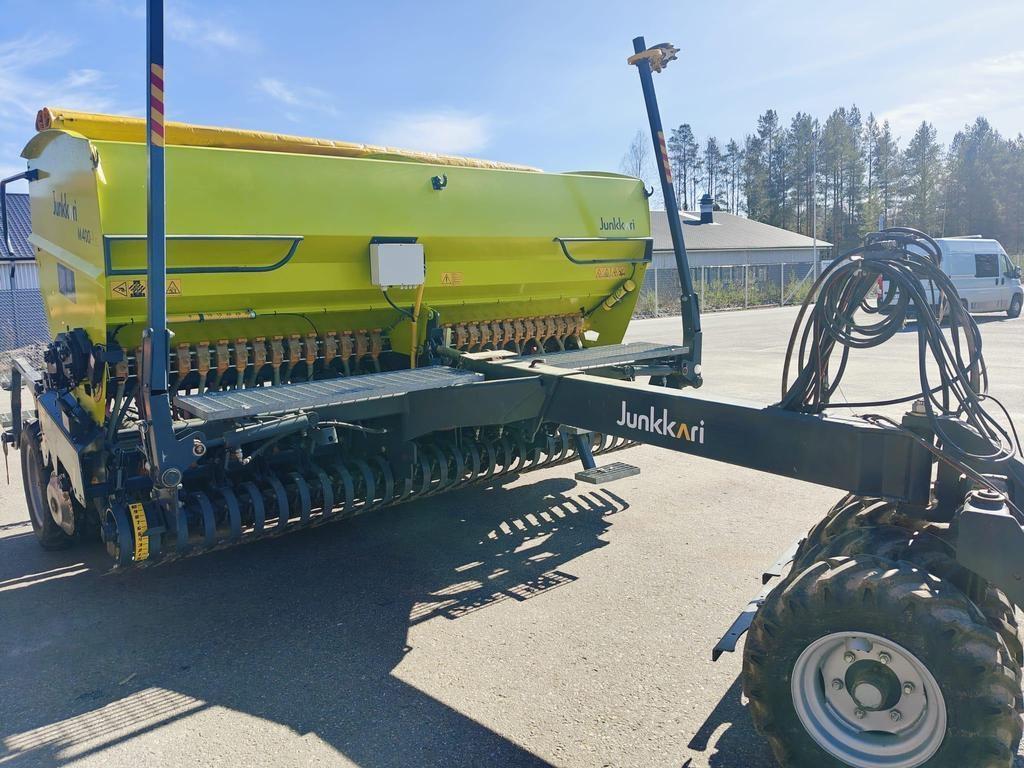 Junkkari M400PLUS ISOBUS Combination drills