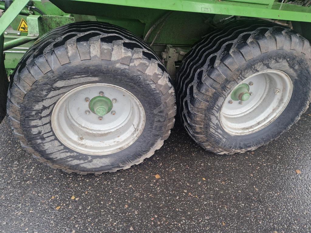 Krone COMPRIMA Rundballenpressen