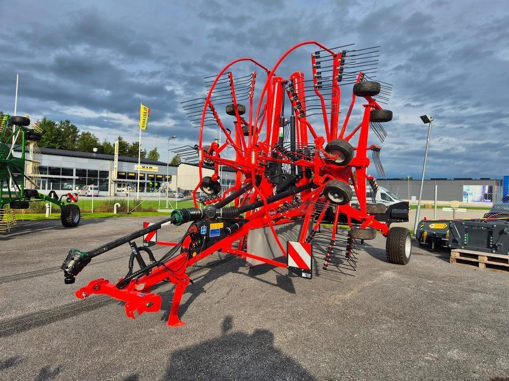 Kuhn 8731 PLUS Rakes and tedders