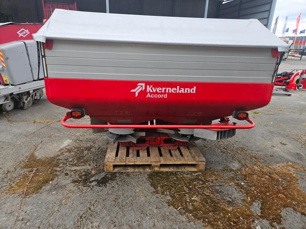 Kverneland EXACTA-CL EW Mineral spreaders