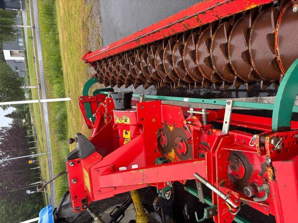 Kverneland VAAKATASOJYRSIN Power harrows and rototillers