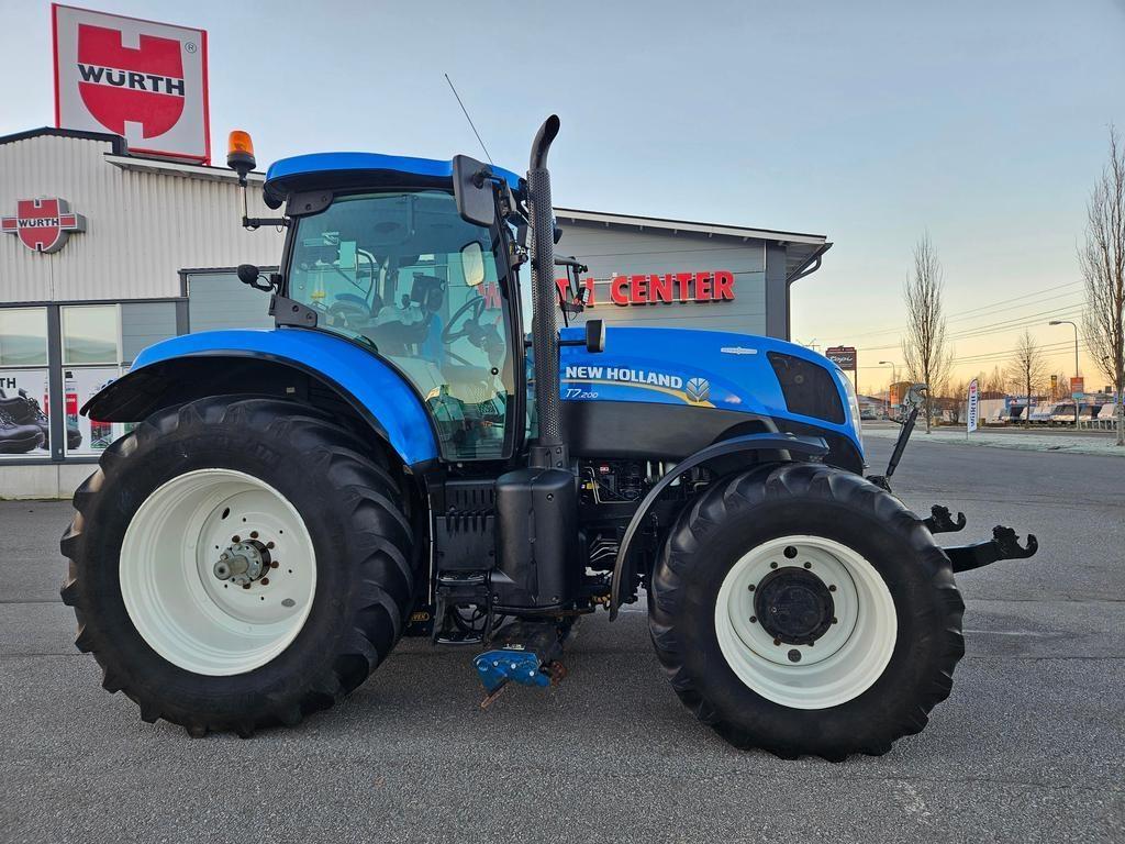 New Holland T7.200 AUTOCOMMAND Traktoren
